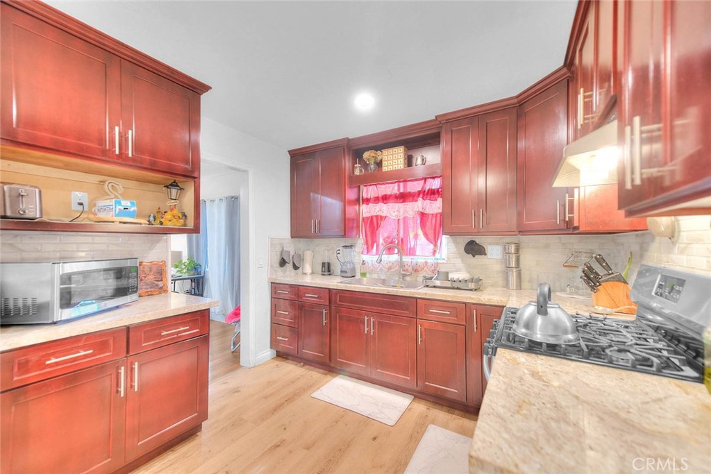 17788 San Bernardino Property Photo 8