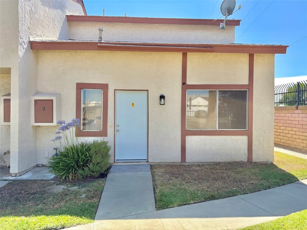 345 N Eucalyptus Avenue 1 Property Photo 1