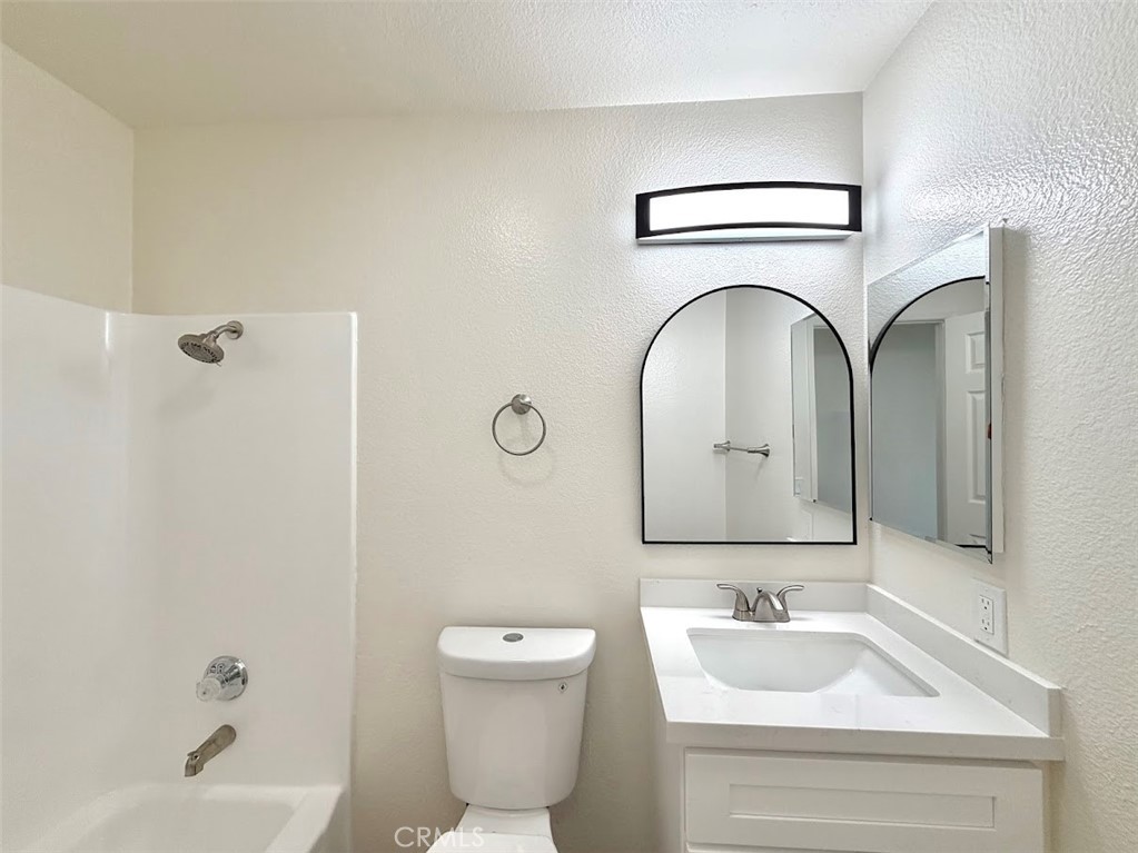345 N Eucalyptus Avenue 1 Property Photo 13