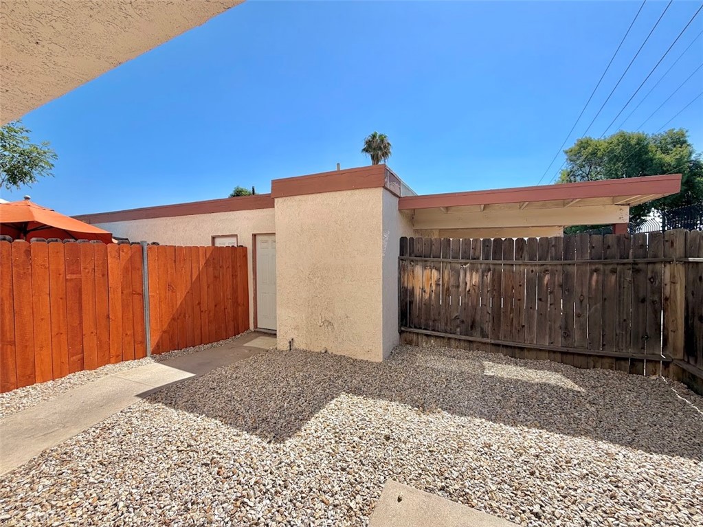 345 N Eucalyptus Avenue 1 Property Photo 15