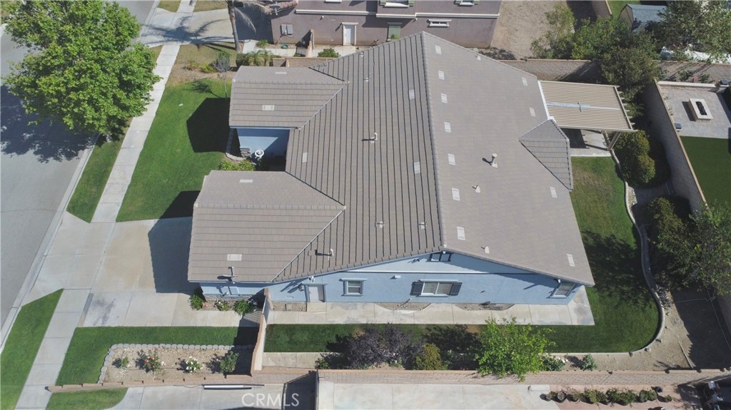 4964 Thornberry Property Photo 4