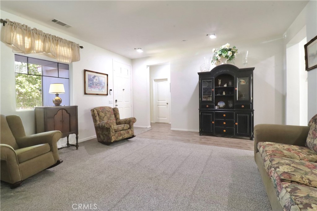 4964 Thornberry Property Photo 8