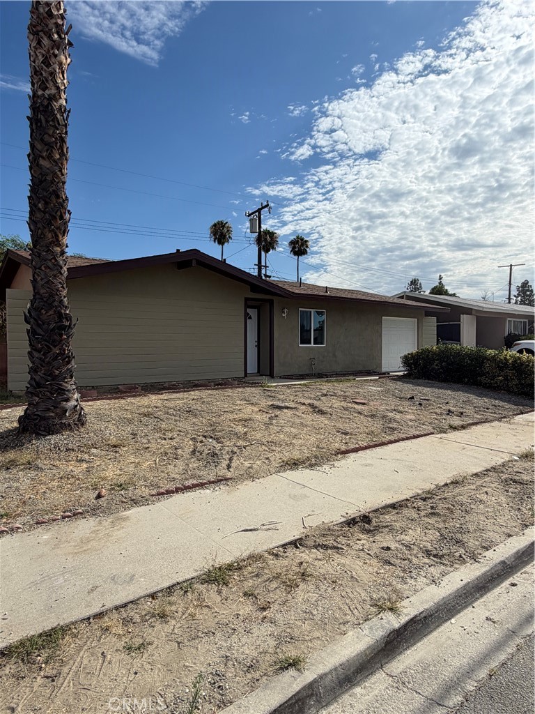 367 E Shaver Street Property Photo 4