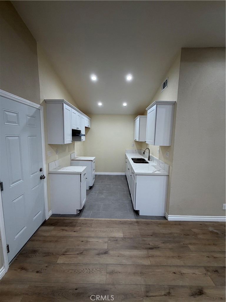 367 E Shaver Street Property Photo 5