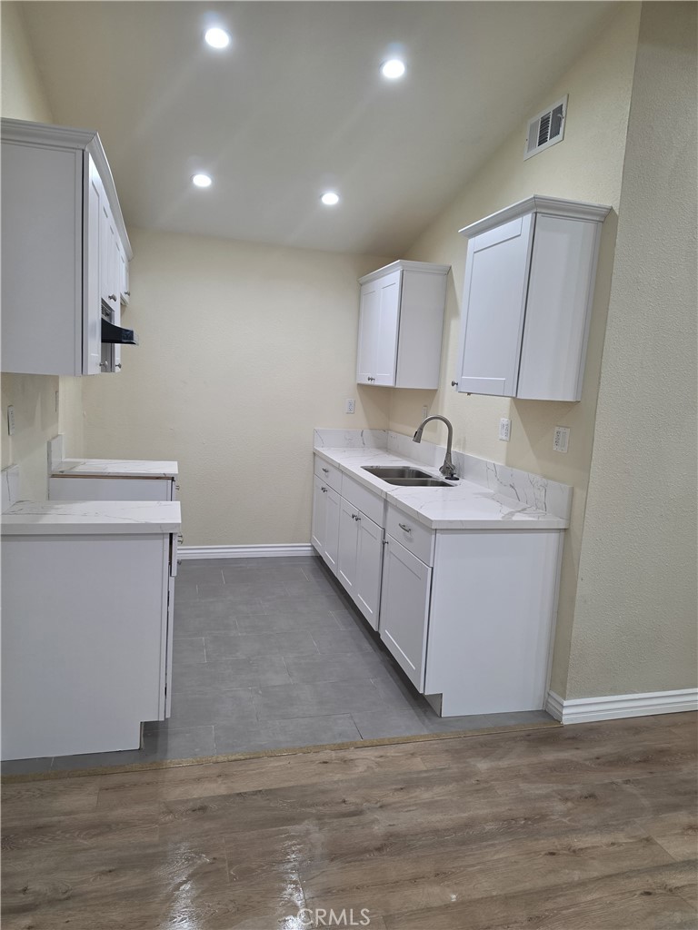 367 E Shaver Street Property Photo 6