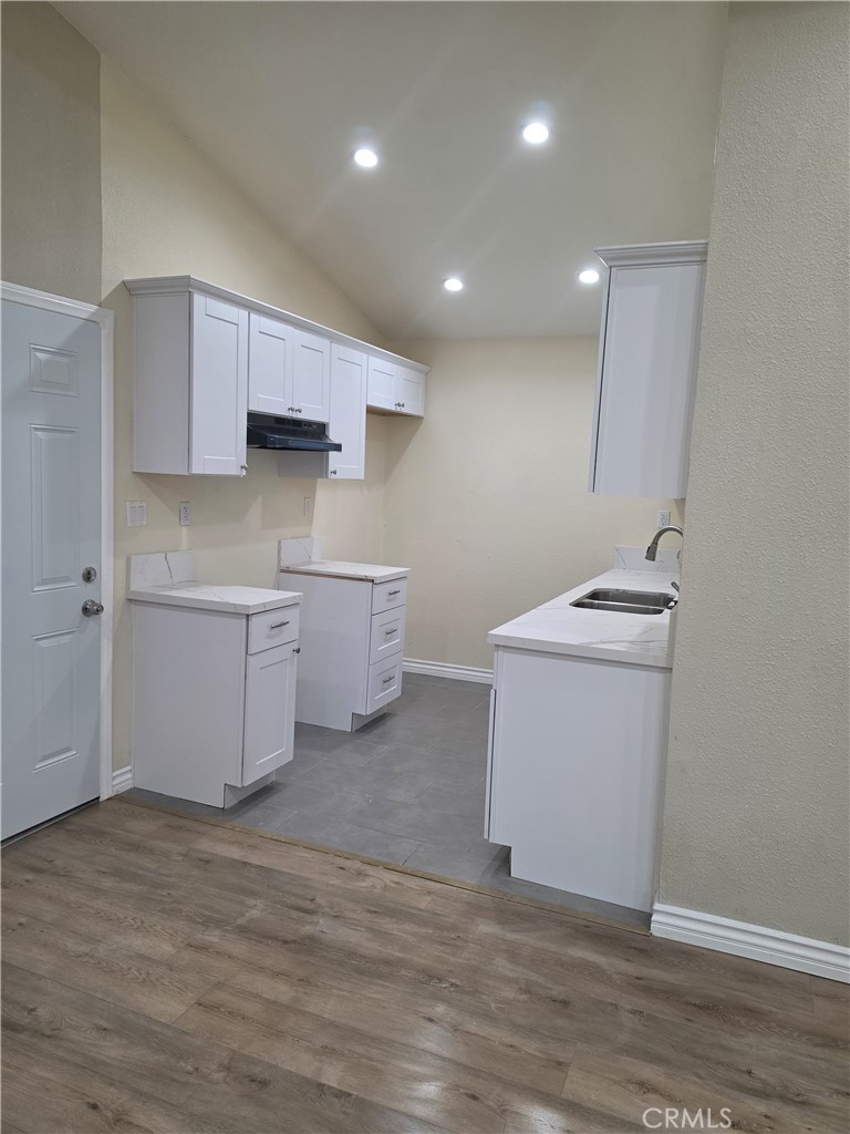 367 E Shaver Street Property Photo 7