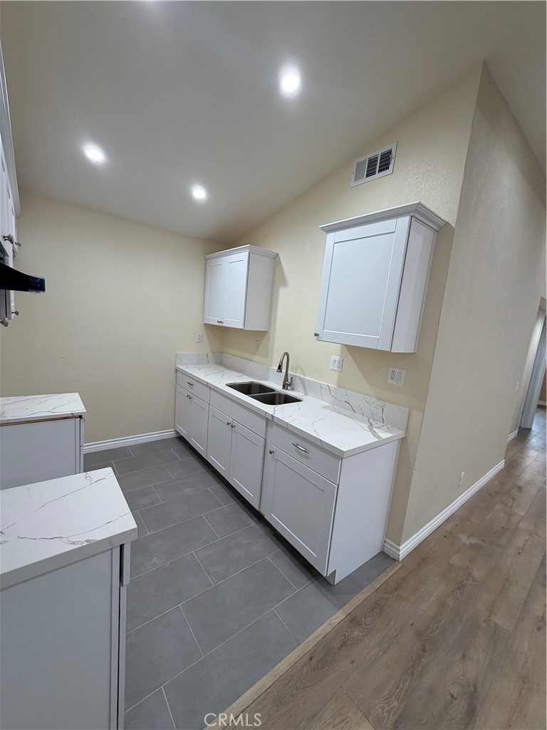 367 E Shaver Street Property Photo 8