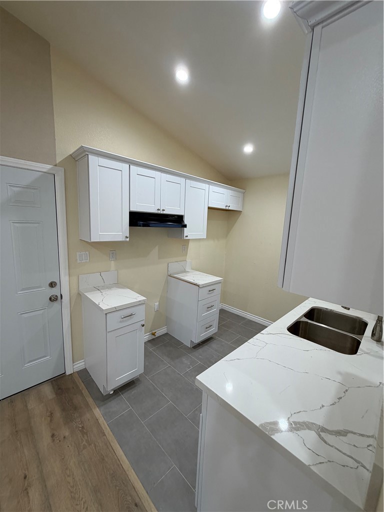 367 E Shaver Street Property Photo 9