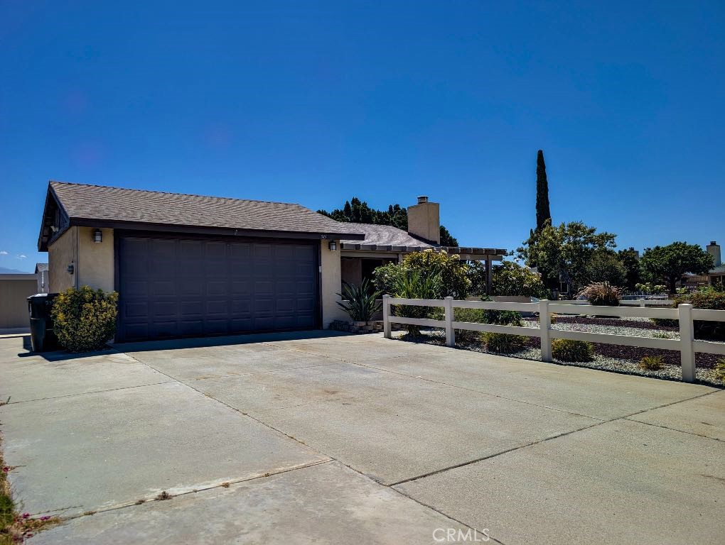 545 Mikalor Property Photo 2
