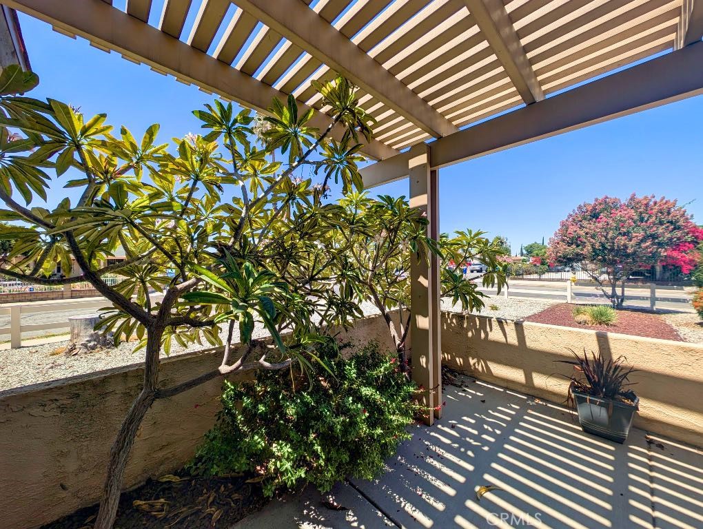 545 Mikalor Property Photo 9