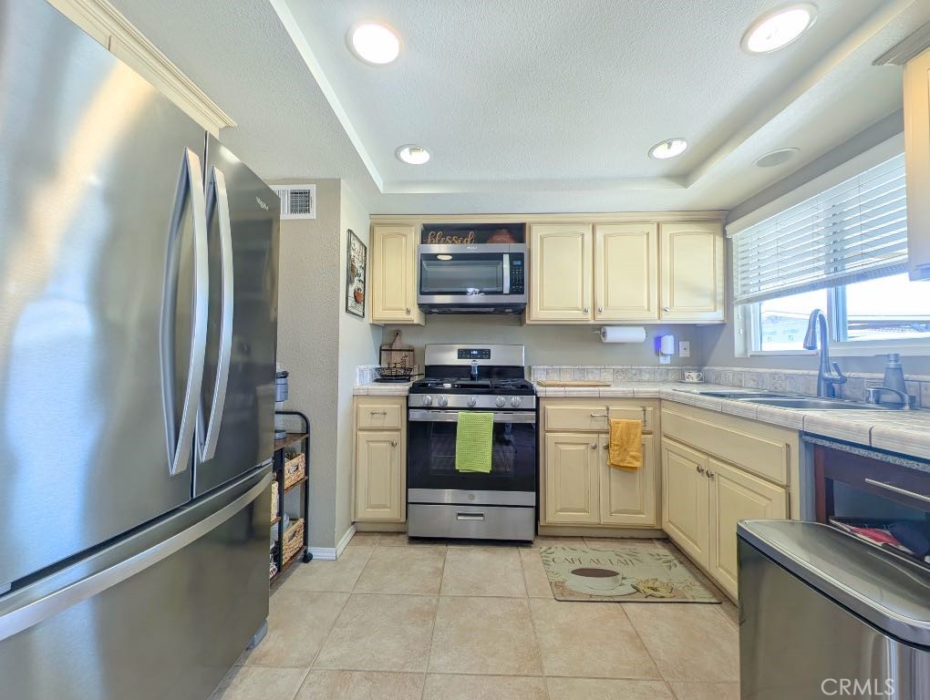 545 Mikalor Property Photo 32