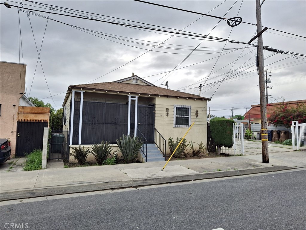 1346 W Century Property Photo 1