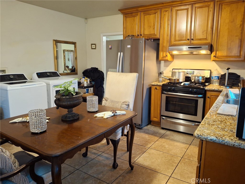 1346 W Century Property Photo 8