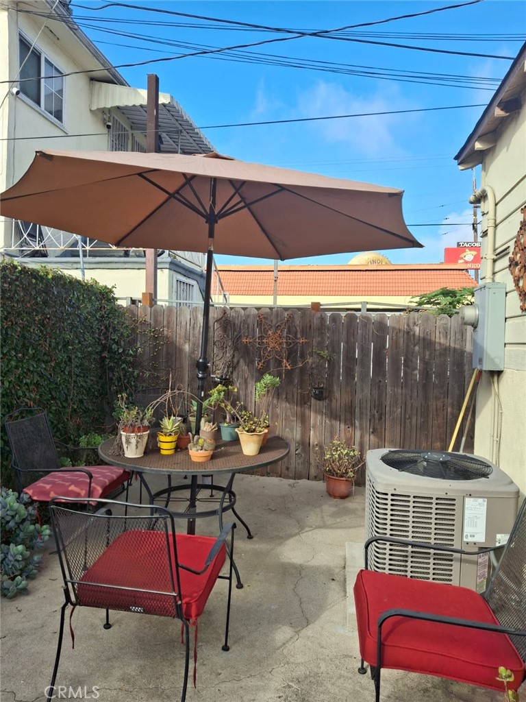 1346 W Century Property Photo 9