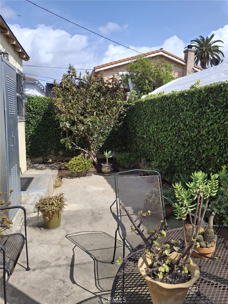 1346 W Century Property Photo 10