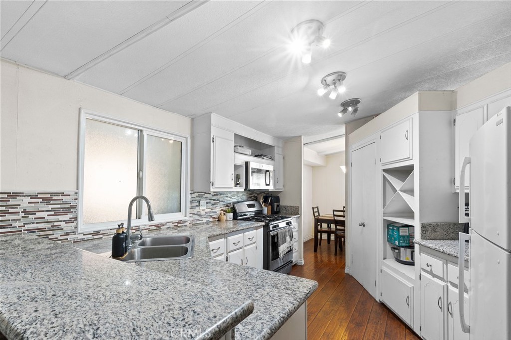 19078 Monterey Property Photo 25