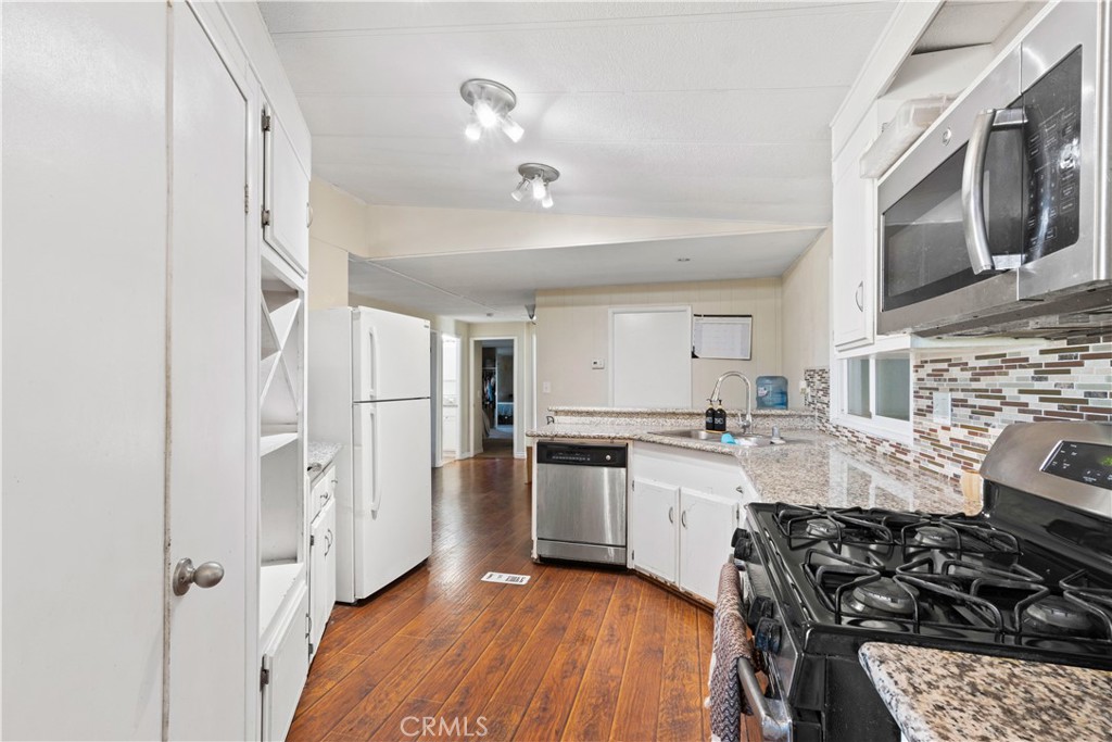 19078 Monterey Property Photo 28
