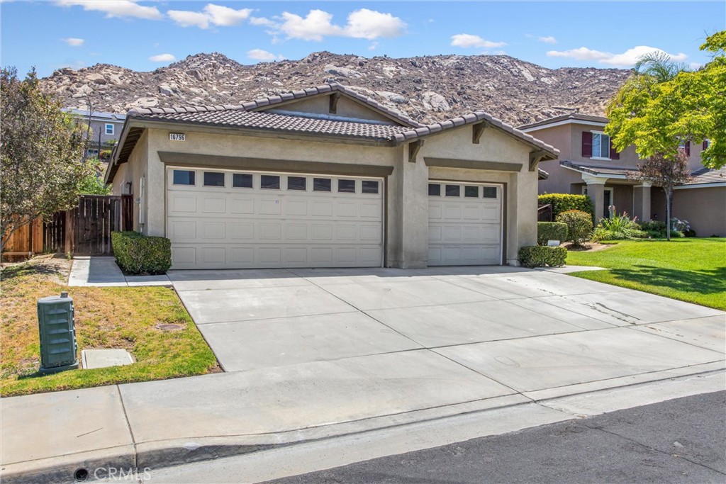 16796 Colt Way Property Photo 4