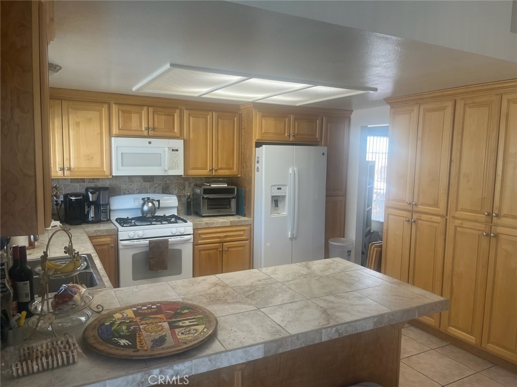 28450 Sycamore Property Photo 7
