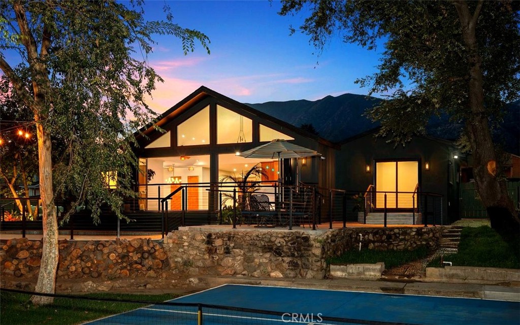 32 W Las Flores Drive Property Photo 4