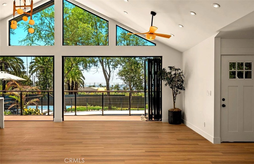 32 W Las Flores Drive Property Photo 25