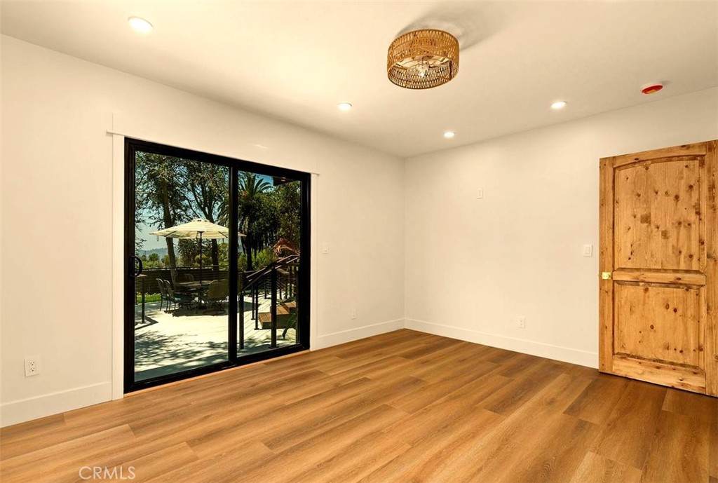 32 W Las Flores Drive Property Photo 29