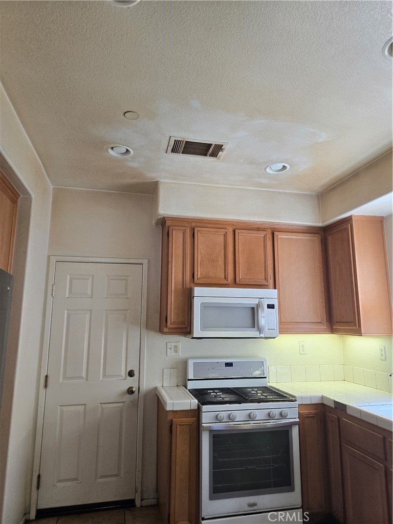 3358 Hatten Property Photo 5