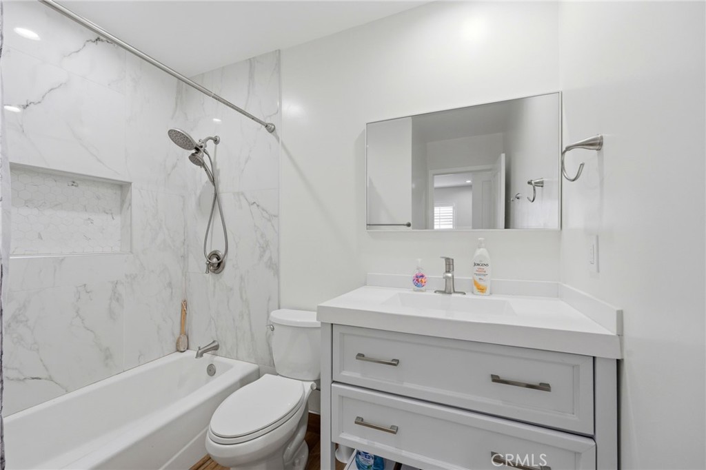 1130 W 186th Property Photo 14