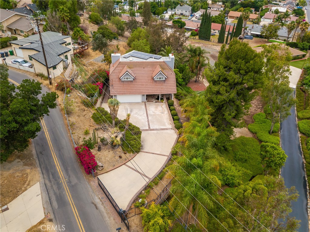19013 Consul Ave Property Photo 4