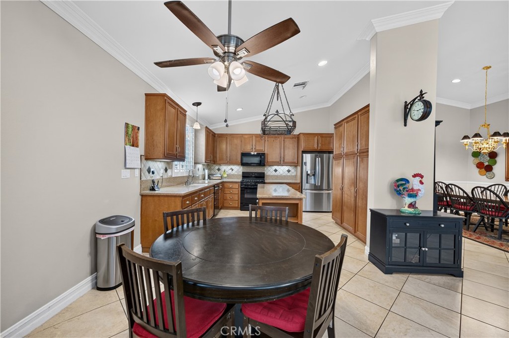 7704 Armour Property Photo 13