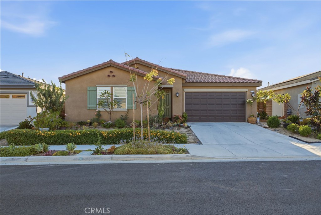 7675 Orangebrook Property Photo 1
