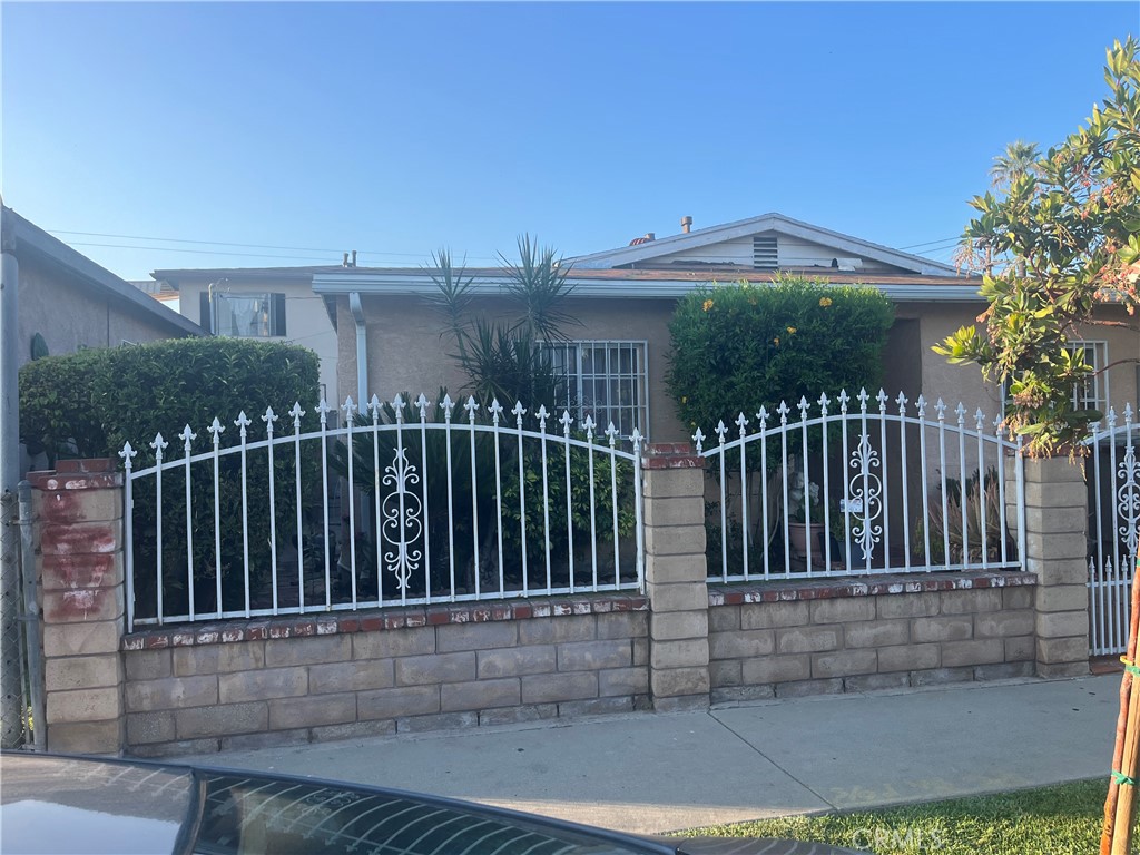 531 S Bonnie Beach Property Photo 2