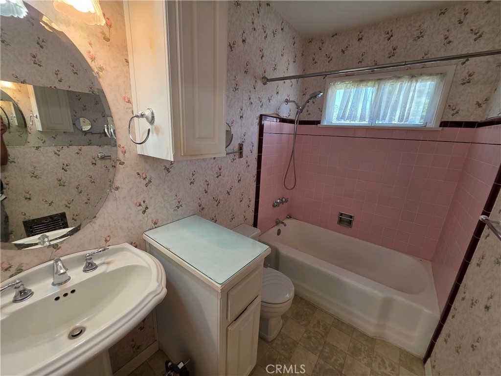 1272 Elm Property Photo 5