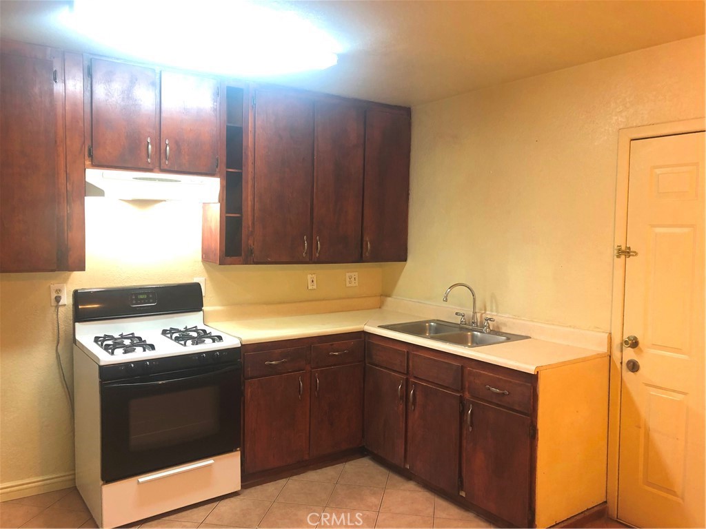 14650 Boyle Avenue Property Photo 2