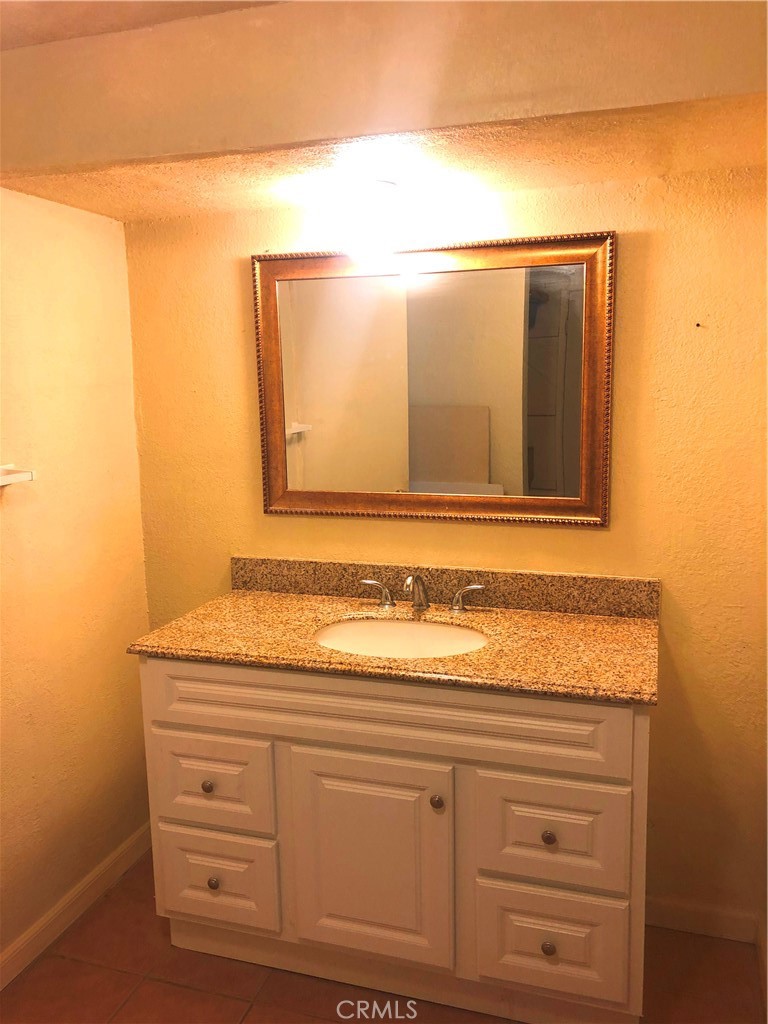 14650 Boyle Avenue Property Photo 6