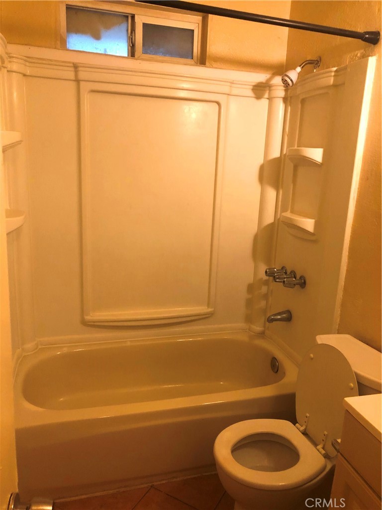 14650 Boyle Avenue Property Photo 8
