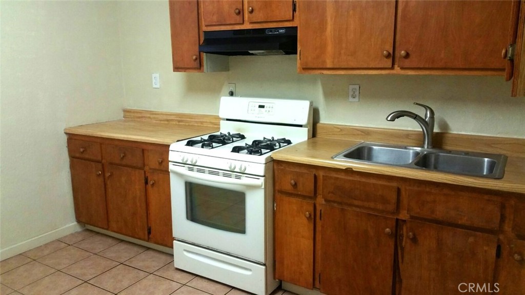 14650 Boyle Avenue Property Photo 10