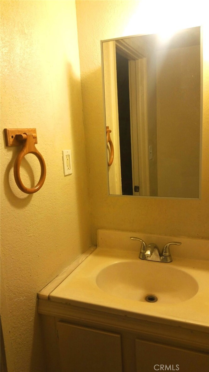 14650 Boyle Avenue Property Photo 11