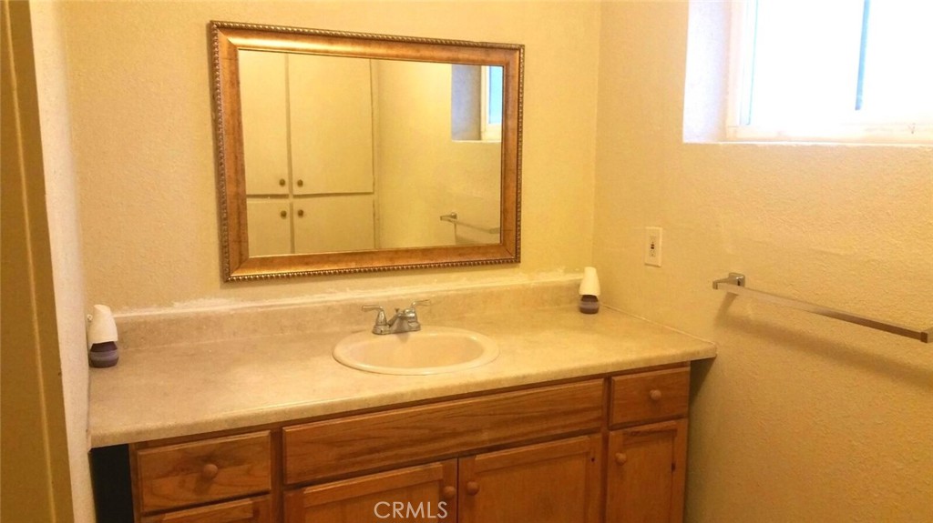 14650 Boyle Avenue Property Photo 12