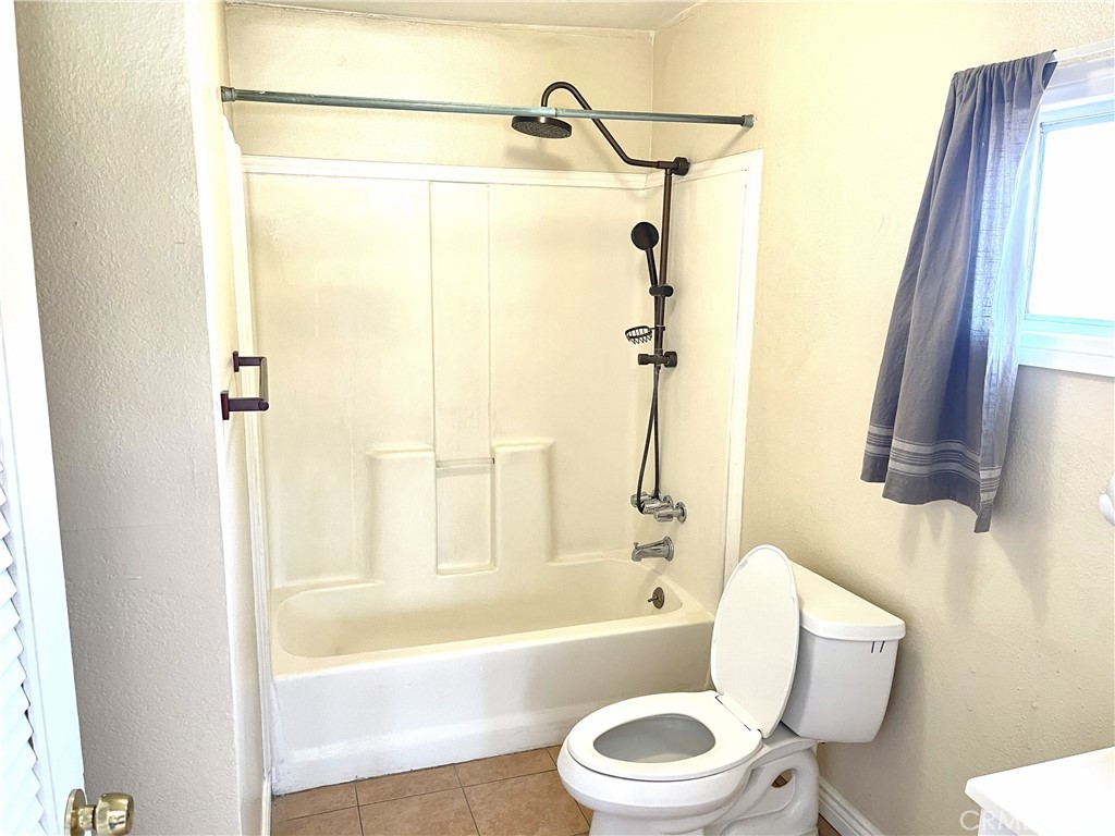 14650 Boyle Avenue Property Photo 19