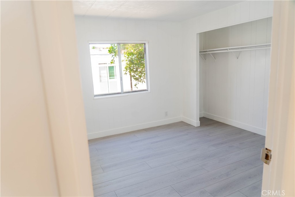995 Pomona 33 Property Photo 11