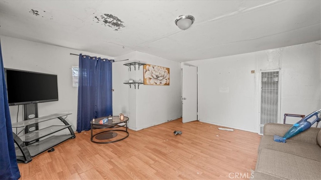 1144 S Washington Property Photo 33