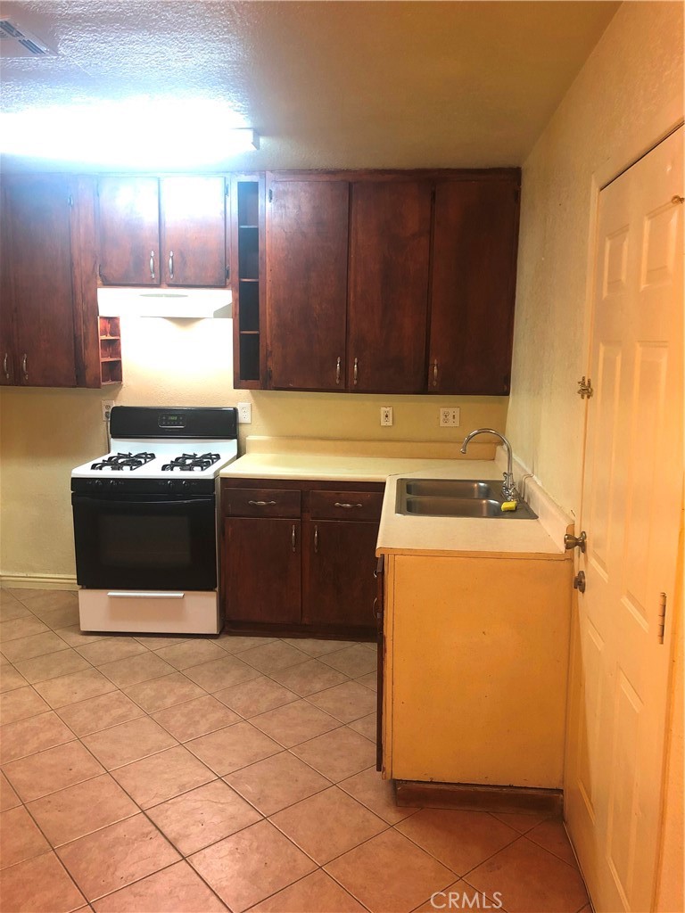 14650 Boyle Avenue Property Photo 3