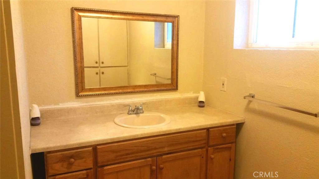 14650 Boyle Avenue Property Photo 19