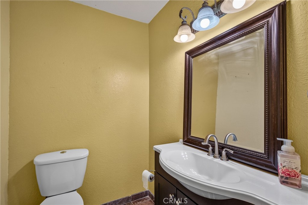 8929 Central Road Property Photo 12