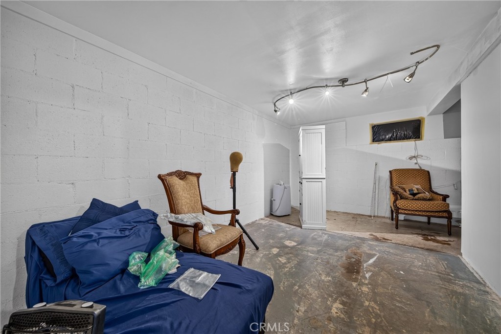 8929 Central Road Property Photo 32