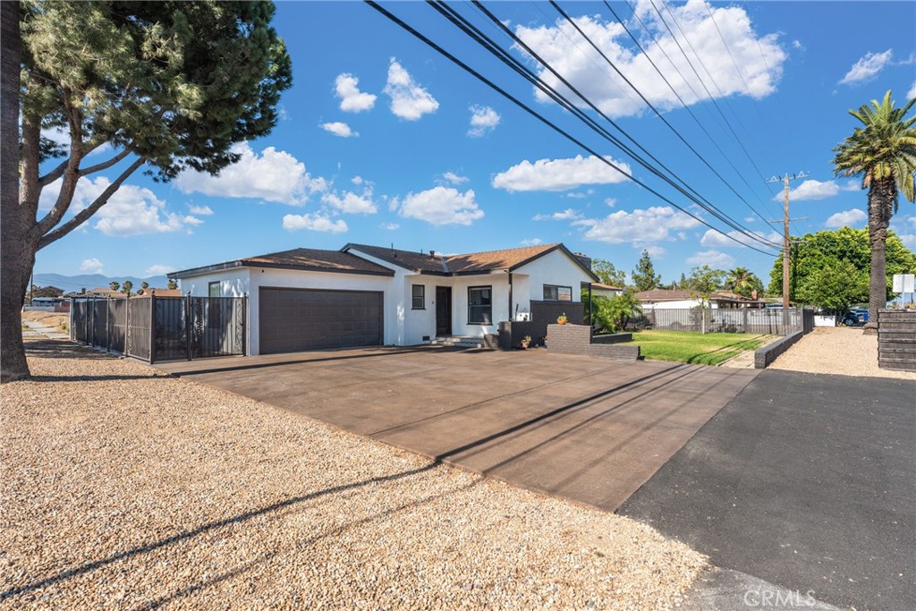 17912 Merrill Property Photo 2