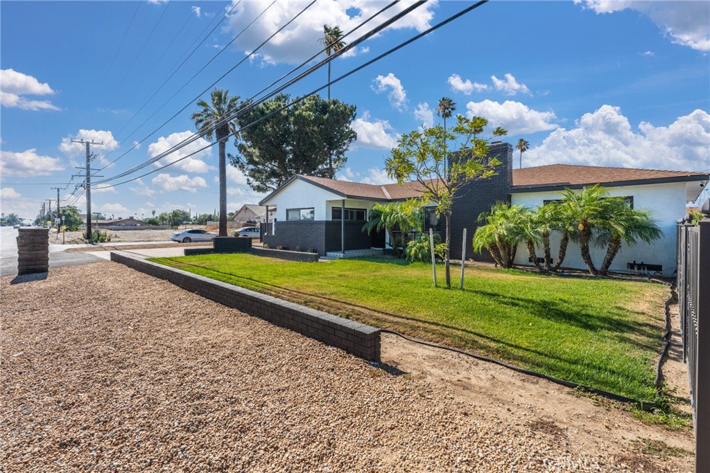 17912 Merrill Property Photo 3