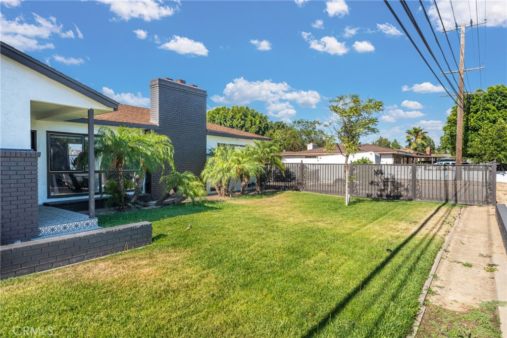 17912 Merrill Property Photo 6