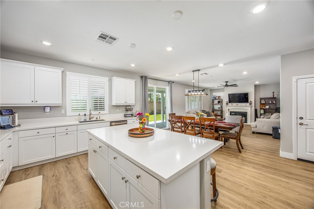 1655 Mardi Gras Property Photo 9